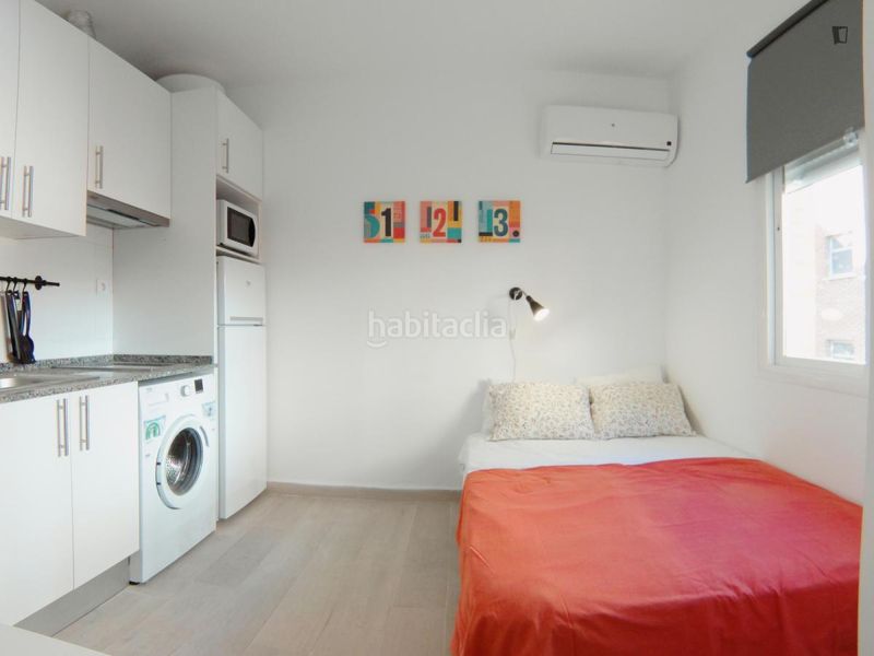 Foto 6af2eb8d-ad2a-4637-b18d-bb83614378d8. Miete studiowohnung in Pradolongo Madrid