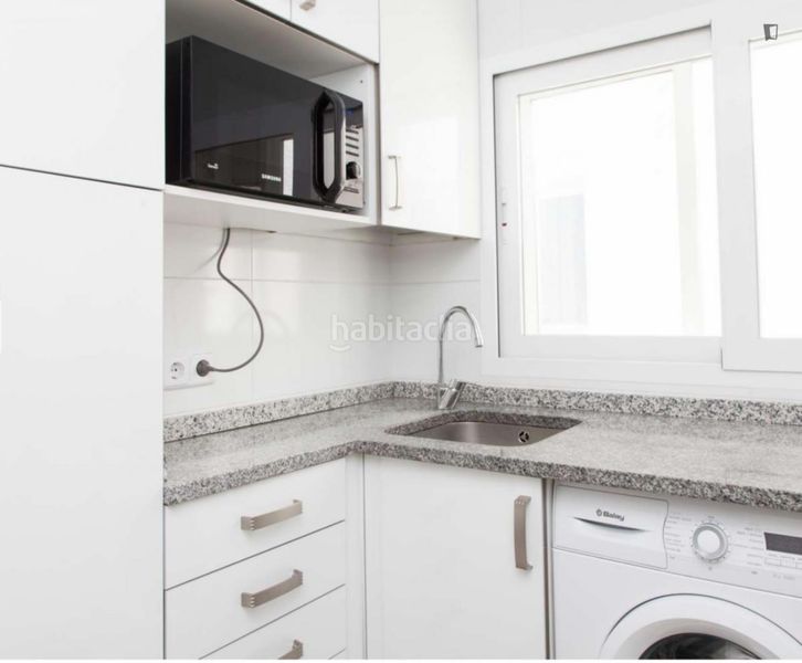 Foto 5f7670f0-b890-4efe-afe5-3390489bad65. Lloguer apartament a Sol Madrid