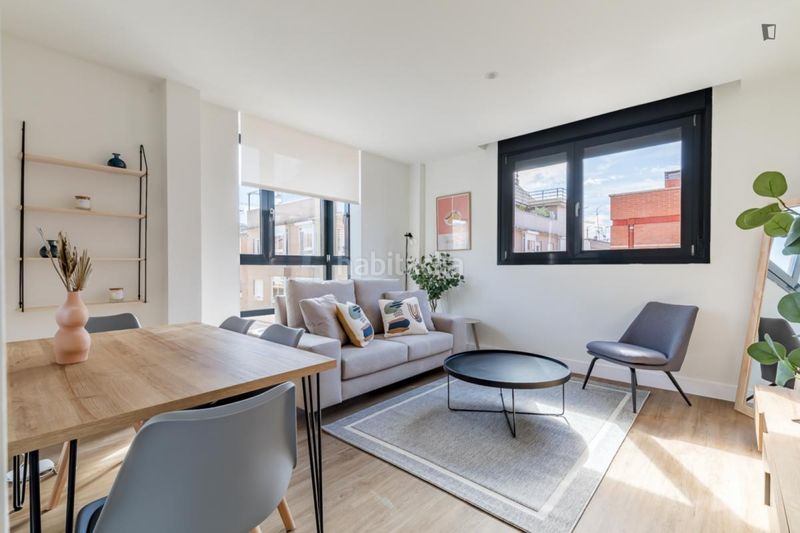 Alquiler Apartamento  en  Almenara-Ventilla
