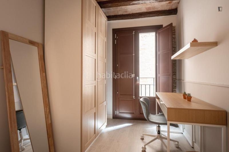 Foto b68f1332-3053-4337-af73-77a6b1a7ef5b. Miete appartement in Raval Barcelona