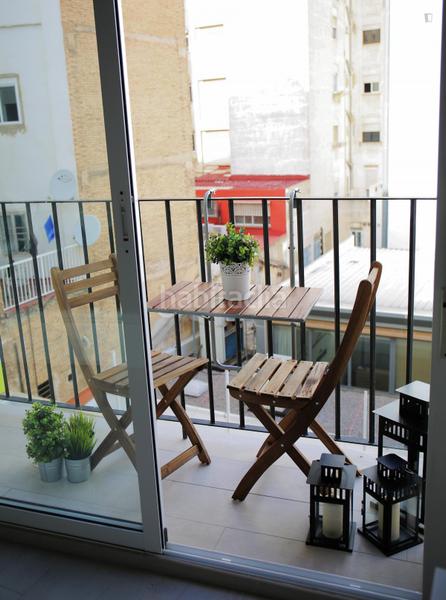 Foto b0b3d4de-40e5-4beb-87d3-813c1f54ee46. Alquiler apartamento en El Carme Valencia