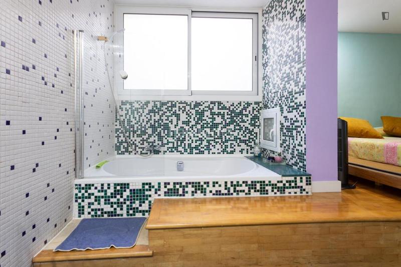 Foto 0eb89bb1-9e53-47e3-96ca-b90d141128b0. Lloguer apartament a Raval Barcelona