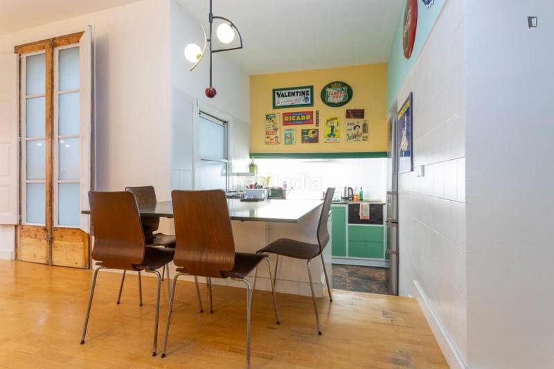 Foto 28d5b88e-00c3-4e06-884a-4c03add5f9b9. Lloguer apartament a Raval Barcelona