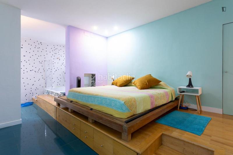 Foto ce46afef-1ff4-4205-99f0-01f98e9a90a4. Lloguer apartament a Raval Barcelona