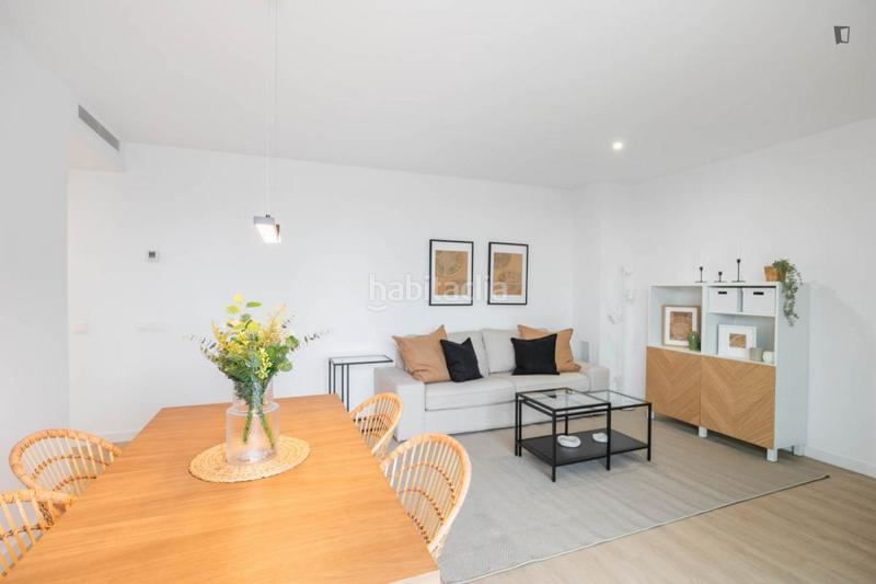 Foto a153d929-b4d7-4ef3-b5e2-19e7b2dcee36. Lloguer apartament amb calefacció a Port Badalona