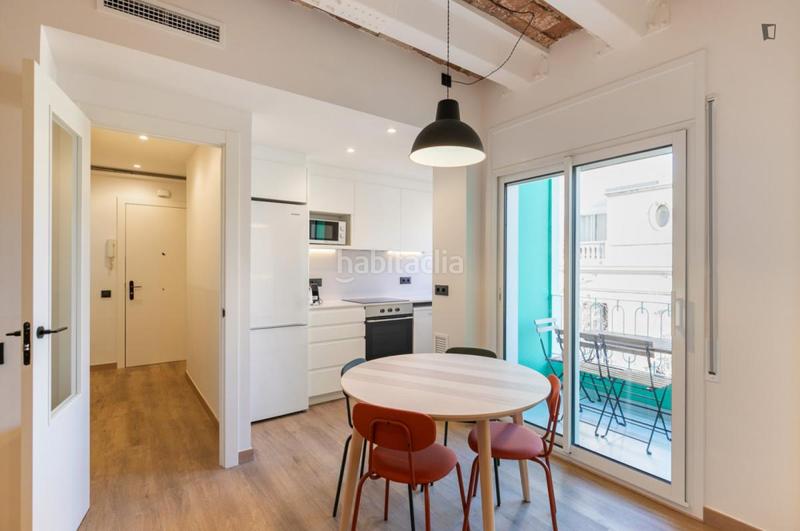 Foto bf2c7ee6-101c-4bcd-974a-20bd35efef75. Miete appartement in El Camp de l´Arpa del Clot Barcelona