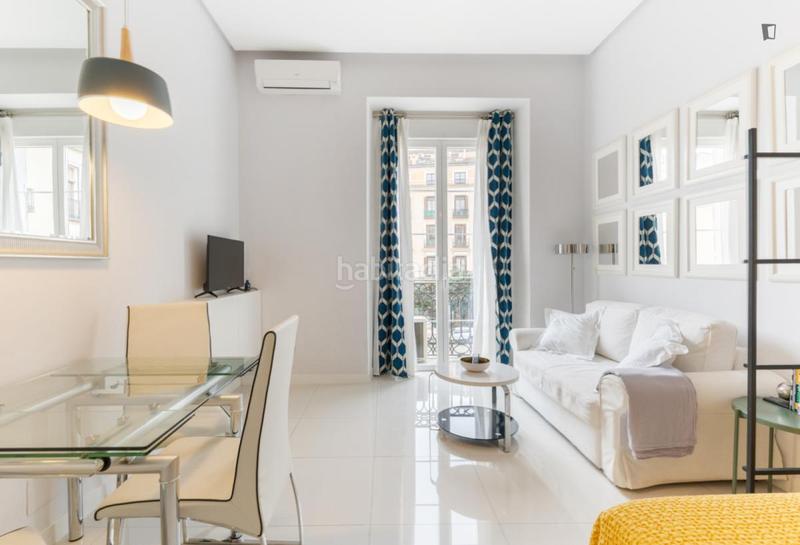 Foto a4d9afcf-1cbe-4cdf-904b-0dfb242ee4fd. Lloguer apartament a Sol Madrid