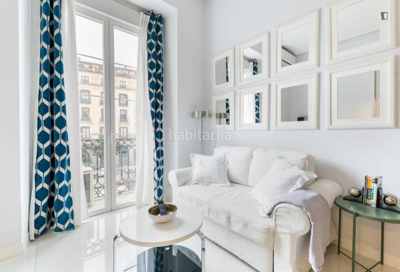 Foto bf3a7788-0997-4cd7-8c9c-a24990f78a28. Lloguer apartament a Sol Madrid