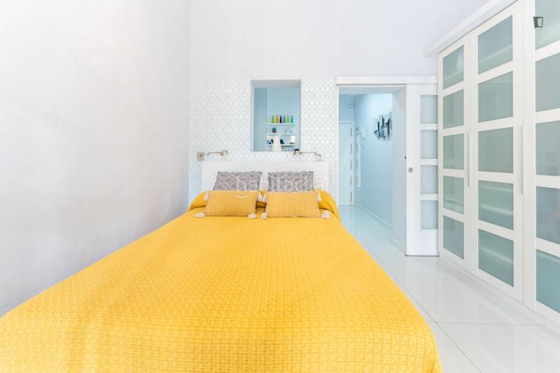 Foto f775ccb6-9743-440f-88fc-bd92b0853729. Alquiler apartamento en Sol Madrid