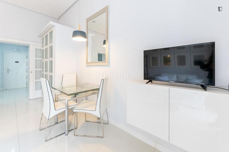 Foto 4dd5ffcc-0efe-47da-89c8-23315f0f5b18. Location appartement dans Sol Madrid