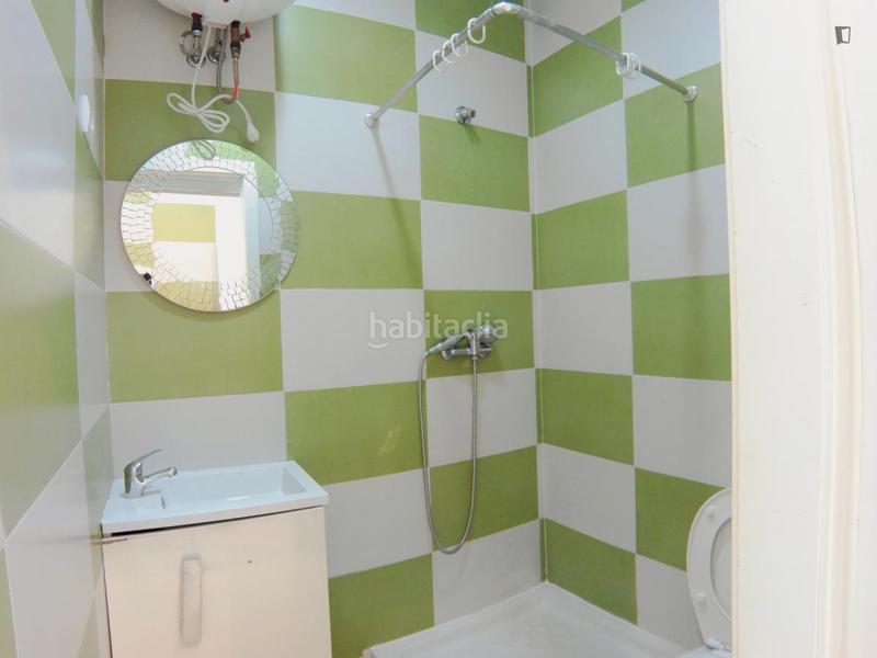 Foto 0a9b44b6-7f1c-45bd-a82b-b5f9df59aeb3. Location studio dans Puerta del Ángel Madrid