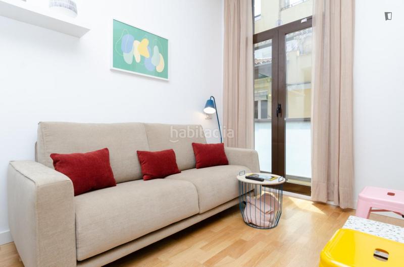 Foto 18f8cfe3-0c07-4f40-a7ed-004ae8db166c. Location appartement dans Universidad-Malasaña Madrid