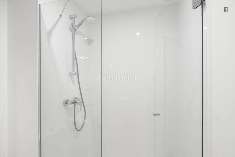 Foto 13bf0e84-4a44-425f-87c9-2e42ed5b1e67. Rent apartment with heating in Gorg Badalona