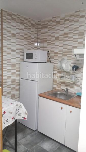 Foto d158f765-a97a-4c3b-889a-0d547127c41a. Alquiler estudio en Collblanc Hospitalet de Llobregat (L´)