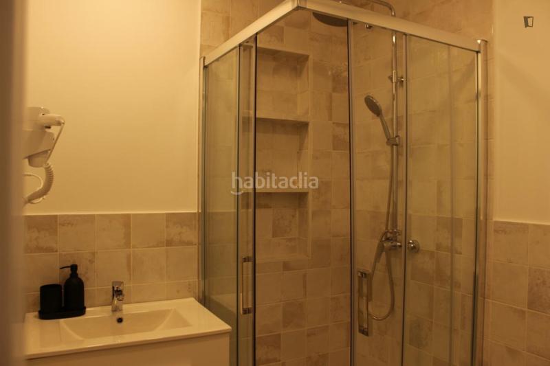 Foto 45c70d6b-1178-41a3-8233-796f218e5ca4. Miete studiowohnung in Guindalera Madrid