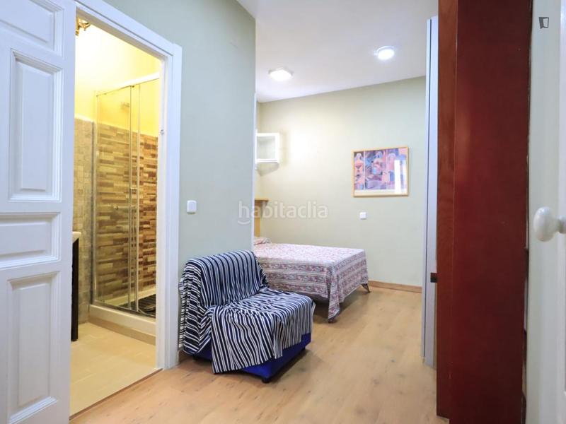 Foto 0925f788-d013-47b6-87e4-f367be96bbb0. Rent apartment with heating in Argüelles Madrid