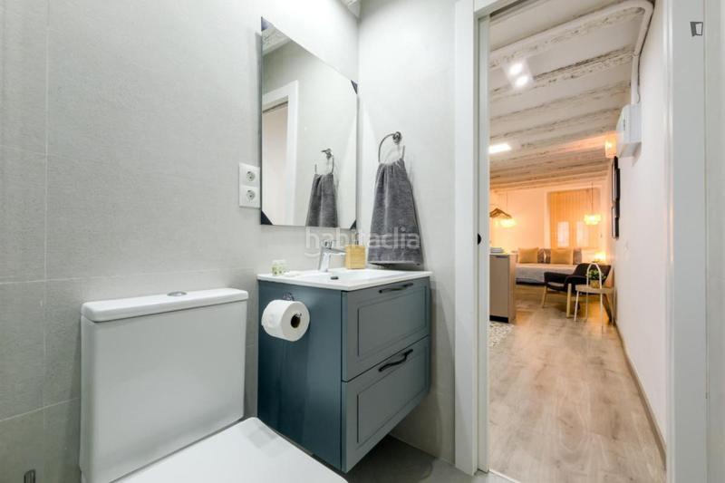 Foto 481eb376-8b28-489e-8487-b8ced85e6286. Location studio avec chauffage dans Raval Barcelona