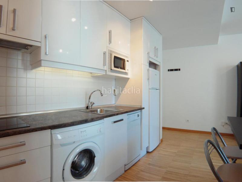 Foto fefc183e-5da8-41c4-91db-1e26e23e0984. Lloguer apartament a Cortes-Huertas Madrid