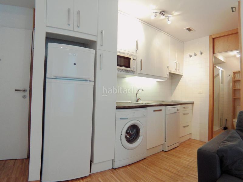 Foto 3932e16a-bc2b-4359-8870-c61a28a750a3. Location studio dans Cortes-Huertas Madrid