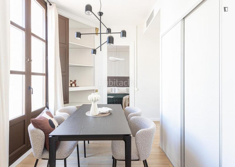Foto 5d1ac49c-ba0e-420e-b07c-81d1cd6de3c9. Alquiler apartamento en Gòtic Barcelona