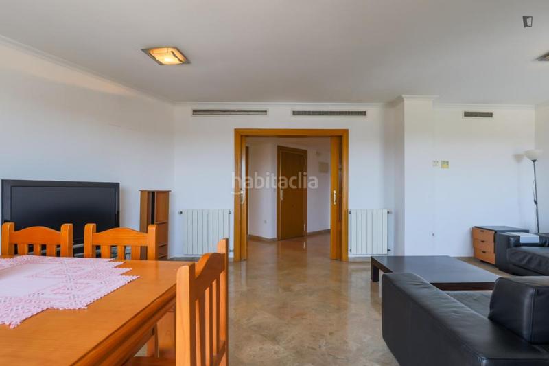 Foto 3b45c12b-e94e-4c73-9a17-fe7dd9d0ba2e. Lloguer apartament a Barrio de Campanar Valencia