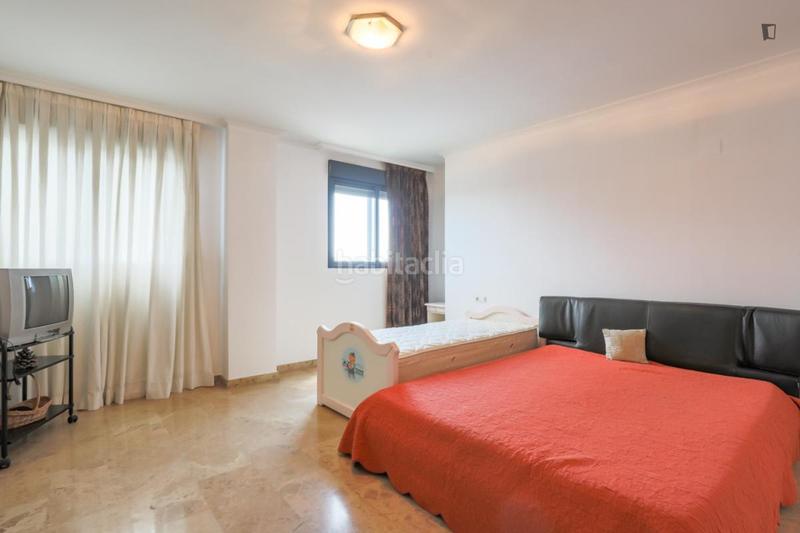 Foto c20087ca-305d-4448-99a4-7def9ca21092. Miete appartement in Barrio de Campanar Valencia