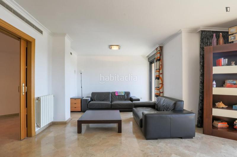 Foto cdc17505-62f2-4b6f-8214-cc2143367206. Miete appartement in Barrio de Campanar Valencia