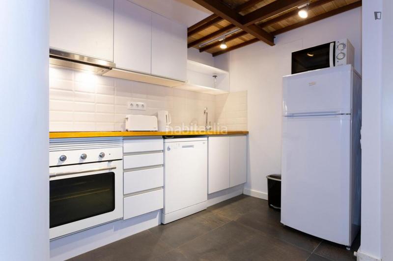 Foto bd02f400-d3b9-456c-972d-b50f88dd4a1a. Lloguer apartament a El Camp de l´Arpa del Clot Barcelona