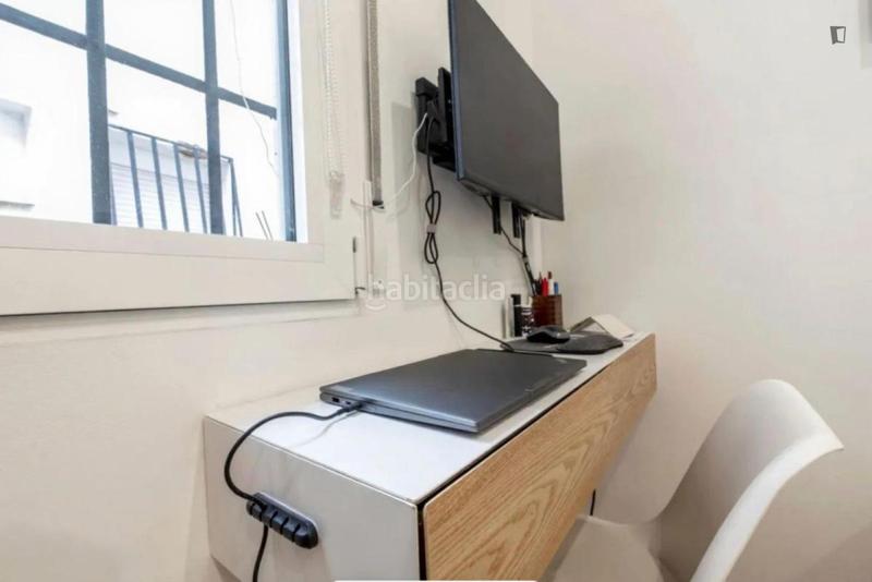 Foto f1119138-fdde-4b19-8458-42aa30722de9. Alquiler apartamento en Almagro Madrid