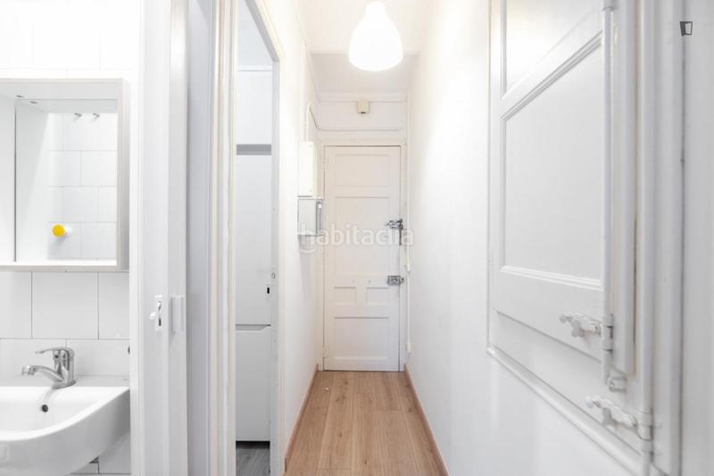 Foto 4521ff48-b71a-483b-b2d9-decfb0eefe70. Lloguer apartament a Poblenou Barcelona