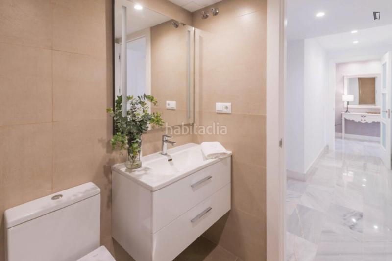 Foto e20613d2-d833-466d-85f6-996859d4a213. Alquiler apartamento en Parque Ayala - Jardín de la Abadía - Huelín Málaga