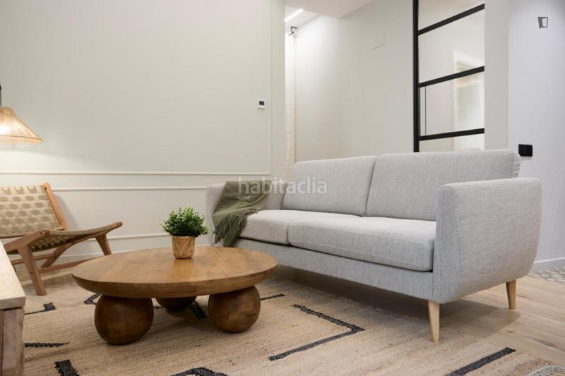 Foto c06e7ac0-f9c7-47fe-b5a8-f3cb494a2a1e. Alquiler apartamento en Gòtic Barcelona