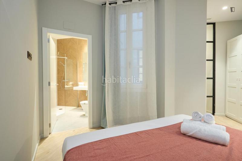 Foto 8608308d-9ddf-4a57-98e5-a556bb961f6f. Rent apartment with heating in Gòtic Barcelona