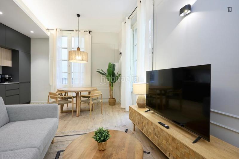 Foto c9de7ffe-79b3-4a3b-87ea-17d1f1e000f6. Rent apartment with heating in Gòtic Barcelona