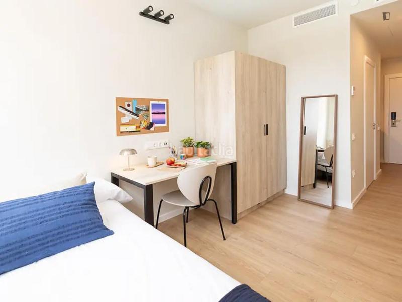 Foto f51b69a8-2926-4412-8ac6-b1f8bdacbb6b. Miete etagenwohnung mit heizung in Sant Pere Nord Terrassa