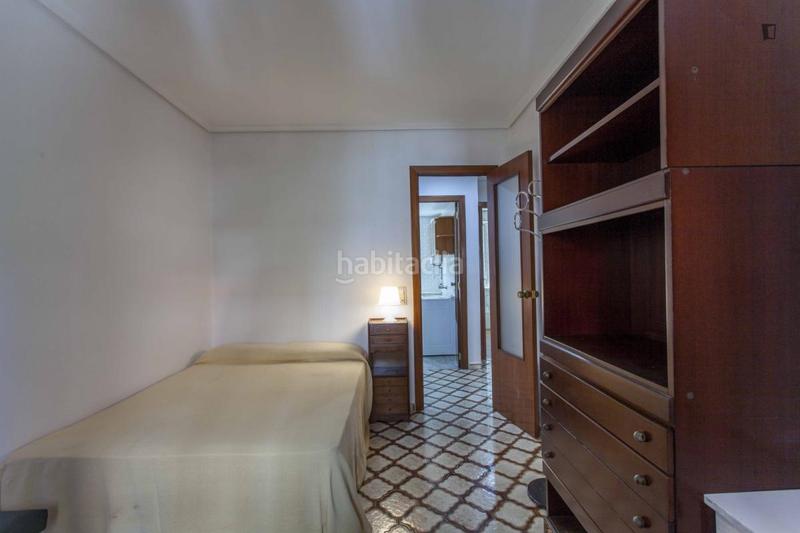 Foto f6a4bf48-0f69-419a-a7bc-b97fb3e8812a. Lloguer apartament a Trinitat Valencia