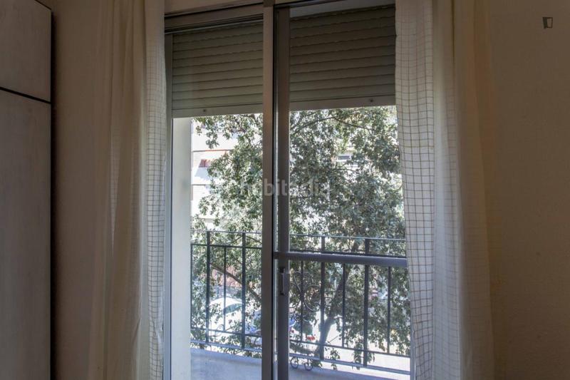 Foto c33789ec-b85c-4344-8fff-8077c7530c61. Rent apartment in Trinitat Valencia