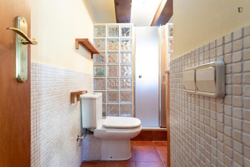 Foto b58111f2-e52a-4ea6-82f3-c93f8e34fbe0. Lloguer estudi a Gòtic Barcelona