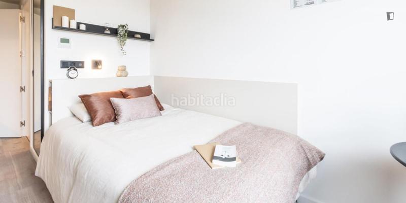 Foto afde47a2-f2d7-4909-ae37-26b11f5b0b37. Miete etagenwohnung in Montecarmelo Madrid