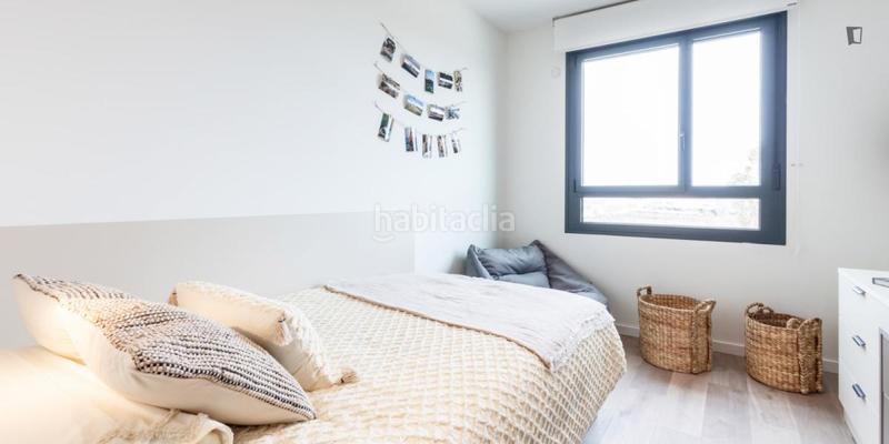 Foto 9896c8cb-eacf-42d2-99d7-460e49b7b1d7. Rent flat in Montecarmelo Madrid