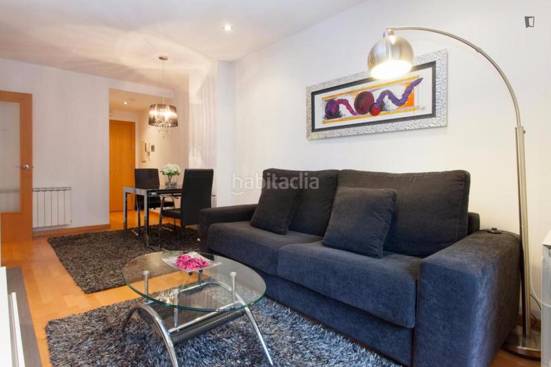 Foto f9ba30ae-ee07-4e9f-a9f2-98ad2f1b659b. Alquiler apartamento en El Camp de l´Arpa del Clot Barcelona