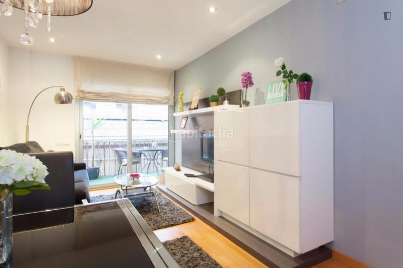 Foto 18af2b76-0d9c-45f4-8e86-ee7ef4d101e5. Rent apartment with heating in El Camp de l´Arpa del Clot Barcelona