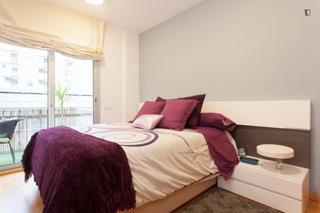 Rent Apartment in El Camp de l´Arpa del Clot