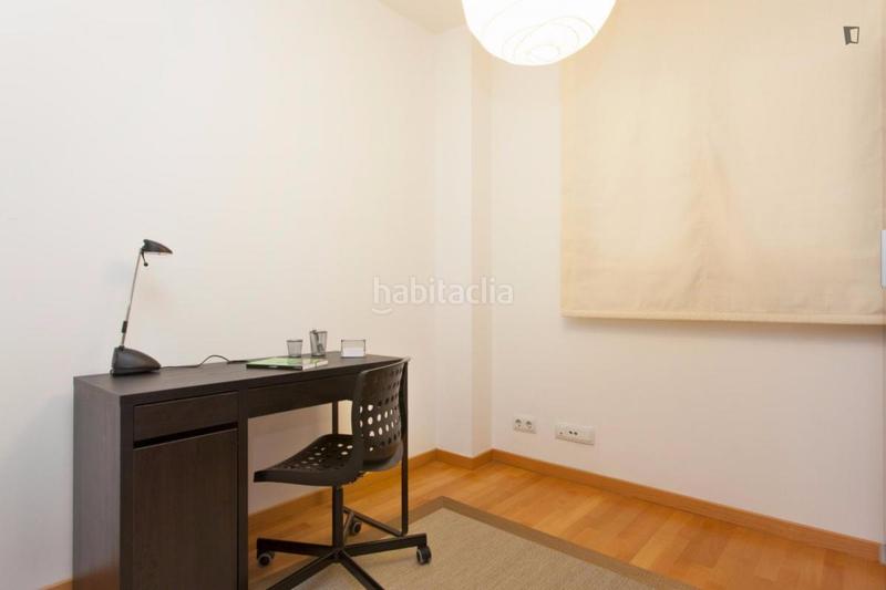 Foto 0b38a7d6-9a8d-4621-8877-d5c71c6ac997. Miete appartement mit heizung in El Camp de l´Arpa del Clot Barcelona