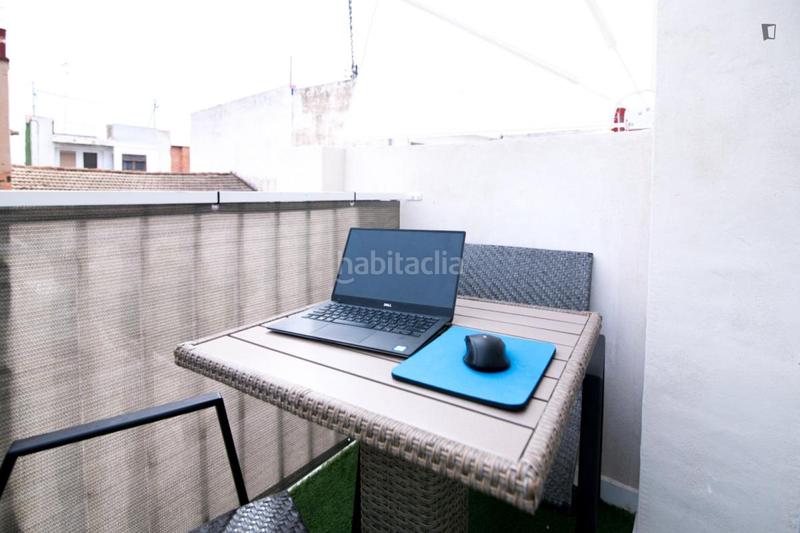 Foto 0f9249fd-55eb-4802-86a4-b8dc4f44340d. Alquiler estudio en Natzaret Valencia