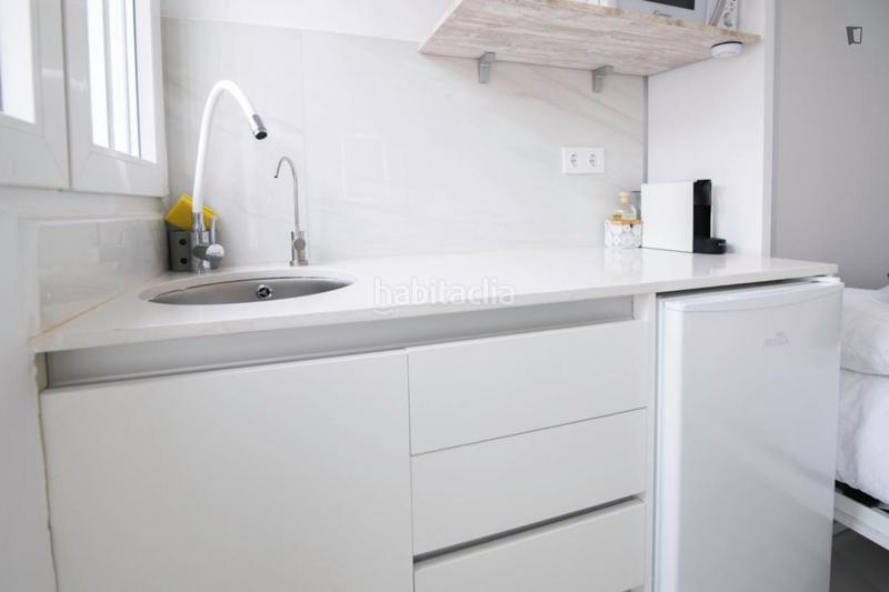 Foto 2c971d8e-ab36-4687-a05d-f327b2b4ebf4. Alquiler estudio en Natzaret Valencia