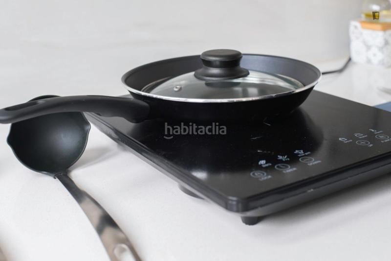 Foto c7536f07-79be-4c34-bc8d-f06e6a26ef84. Alquiler estudio en Natzaret Valencia