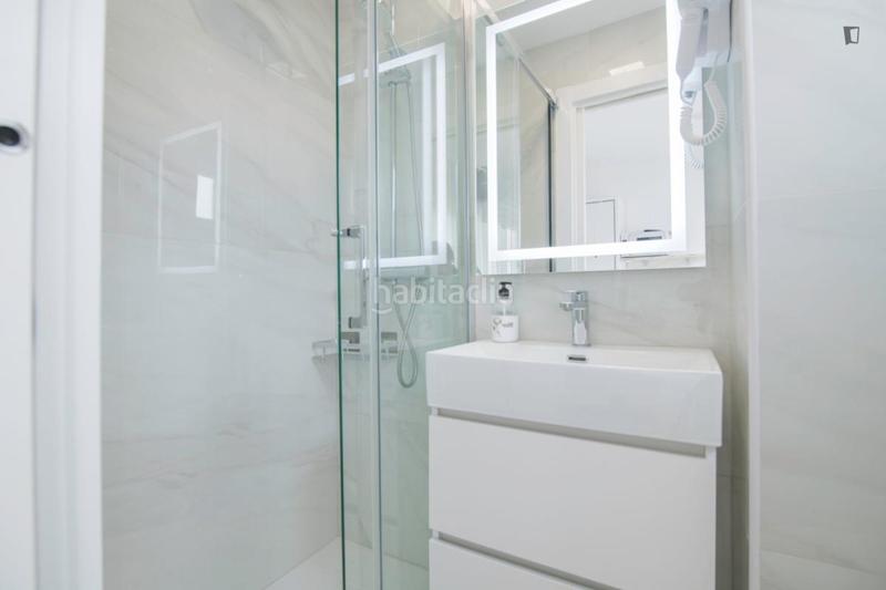 Foto eed43f64-c1d1-4e15-aba1-0b64ff8599d3. Alquiler estudio en Natzaret Valencia