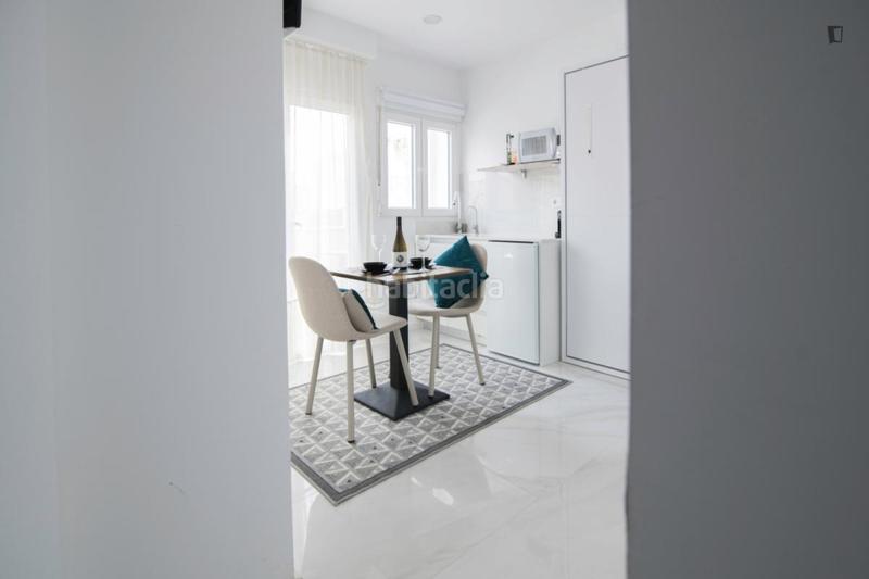 Foto f541249e-44df-4c89-92a3-9b5b88af2eed. Alquiler estudio en Natzaret Valencia