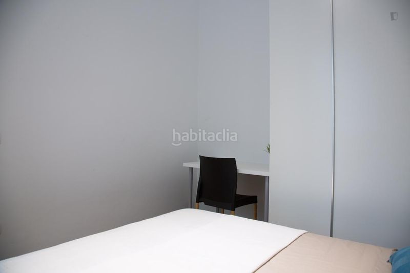 Foto e5e3a7e5-15cc-45bd-be94-d4634f5cc126. Affitto piccolo appartamento in El Camp de l´Arpa del Clot Barcelona